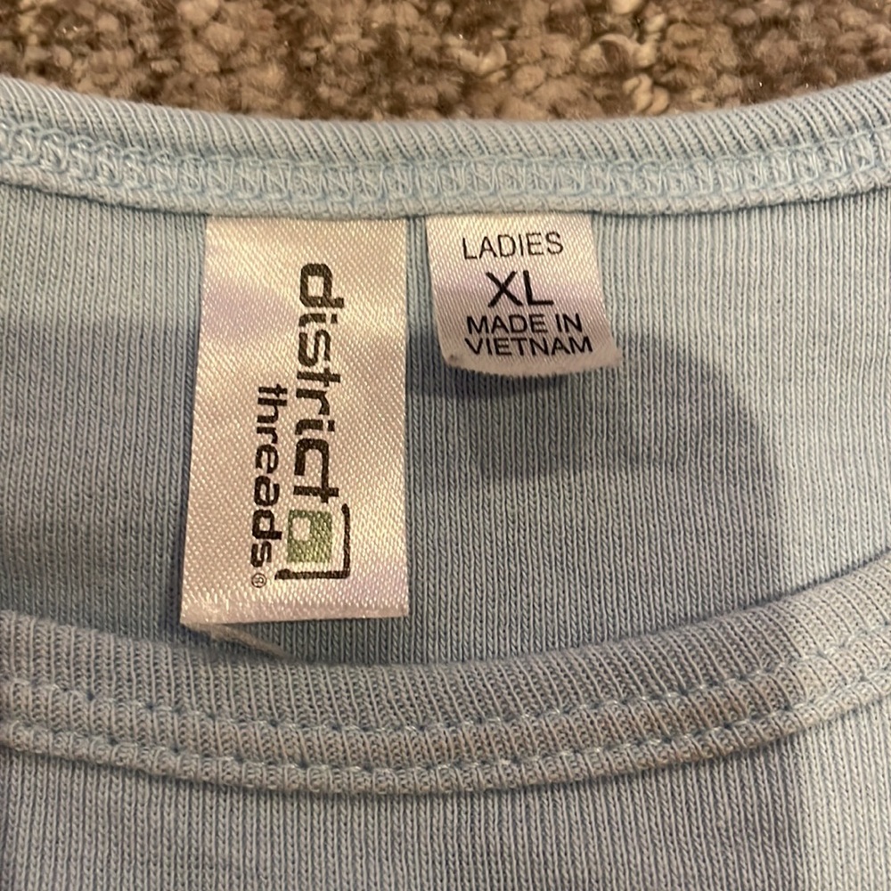 district threads crop top - Picture 3 of 3